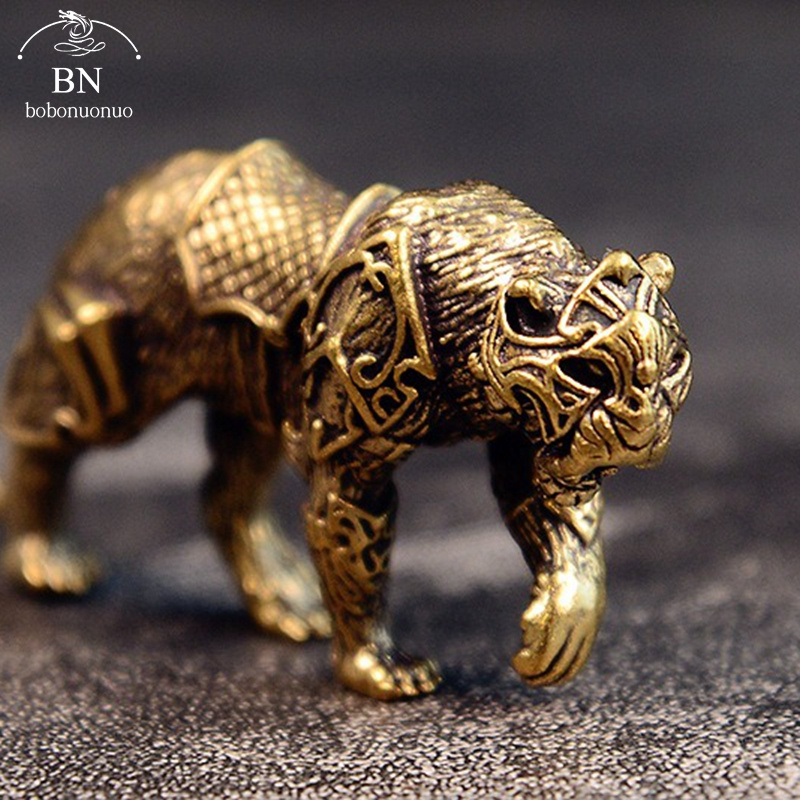 Retro Brass Majestic Saber-too - Retro Gaming Decor recensione e prezzo