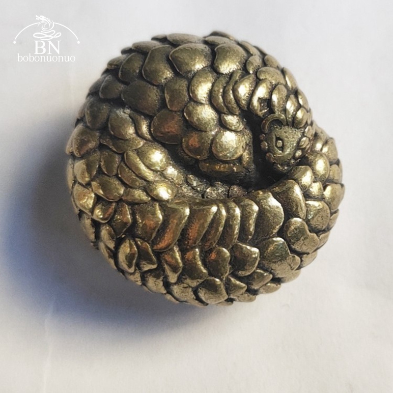 Solid Brass Spherical Pangolin - Retro Gaming Decor recensione e prezzo