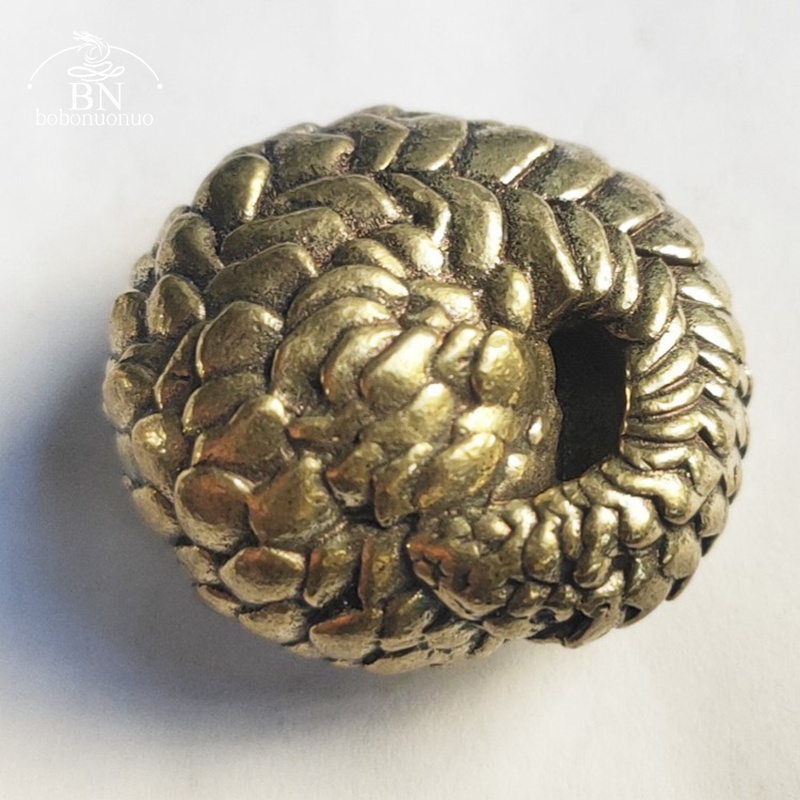Solid Brass Spherical Pangolin - Retro Gaming Decor recensione e prezzo