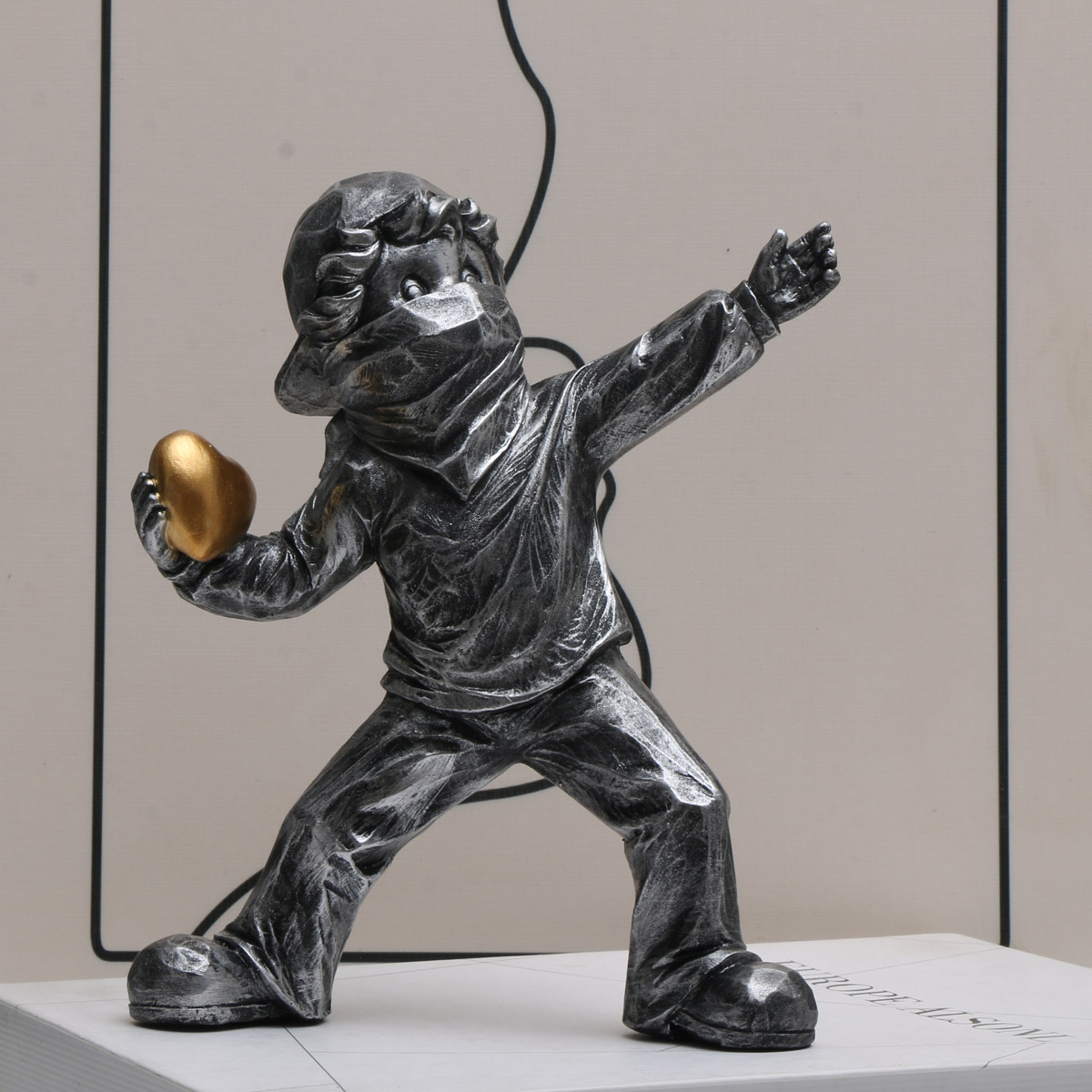 1 pc Resin Banksy Love Sculptu - Retro Gaming Decor recensione e prezzo